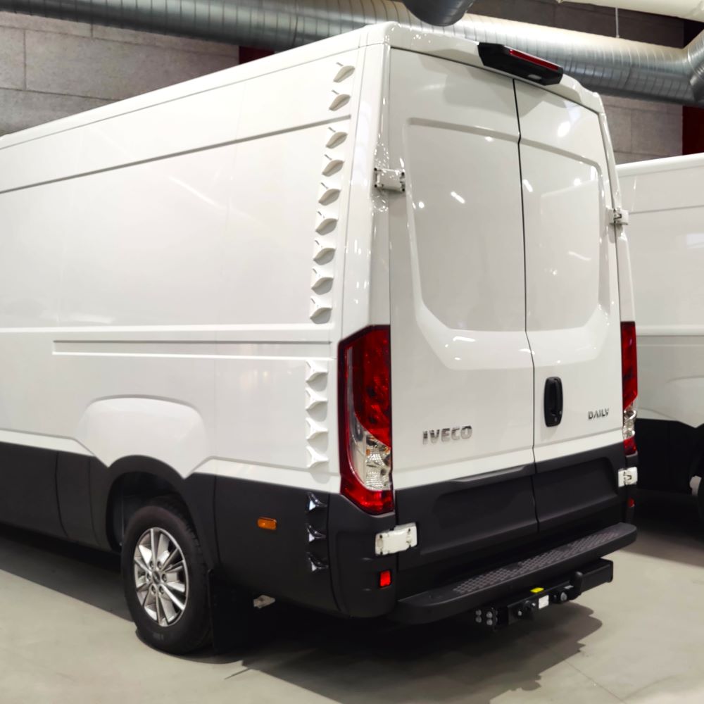 V Spoilers for high vans. (Kit of 50 pieces) - US